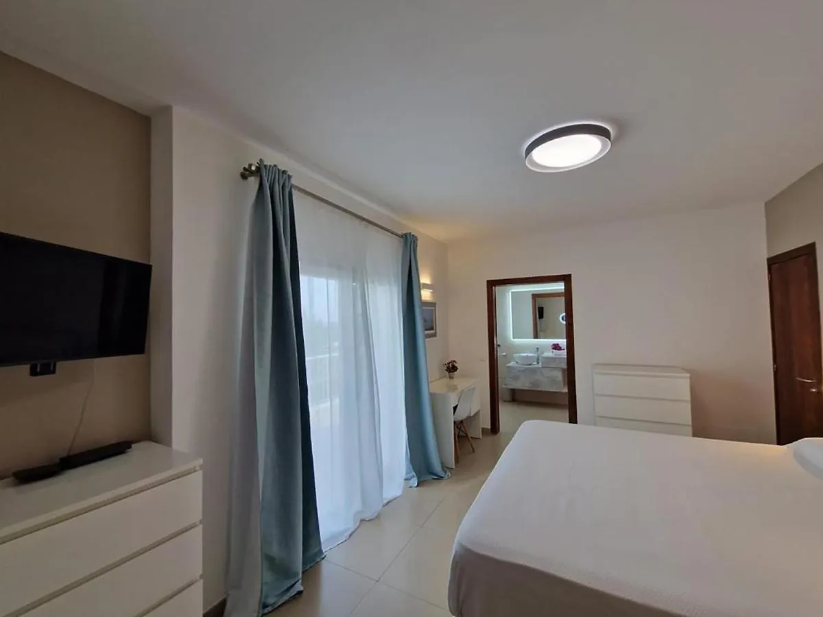 サンタ・エウラリア・デス・リウ Moderna Casa Con Piscina Privadaヴィラ 0*,