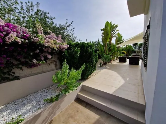 Villa Moderna Casa Con Piscina Privada Santa Eulària des Riu 0*,  Spanien